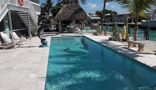 DUPLEX IN DUCK KEY 3/2 W/90' Private Dock, Trailer Storage included