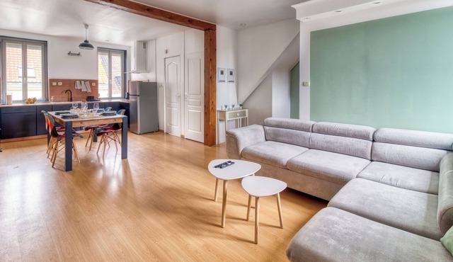 Duplex Lumineux Bien Équipé à 5 Minutes du Théâtre de Calais