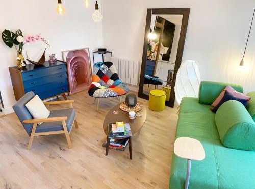 Duplex lumineux, coloré, atypique face cathédrale