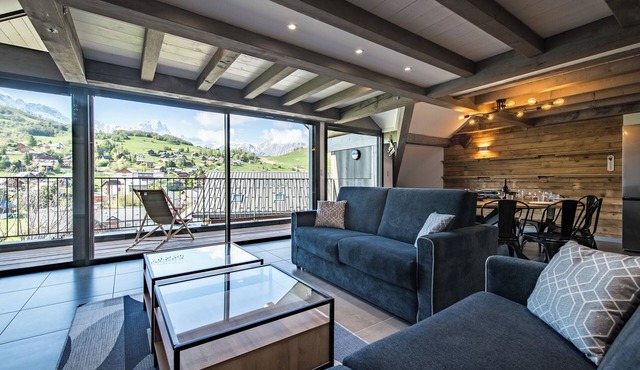 Duplex | Near Slopes | Balcony & Panoramic View