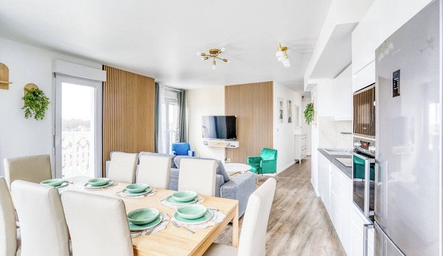 Duplex* Paris, Villepinte Expo, CDG, Disneyland