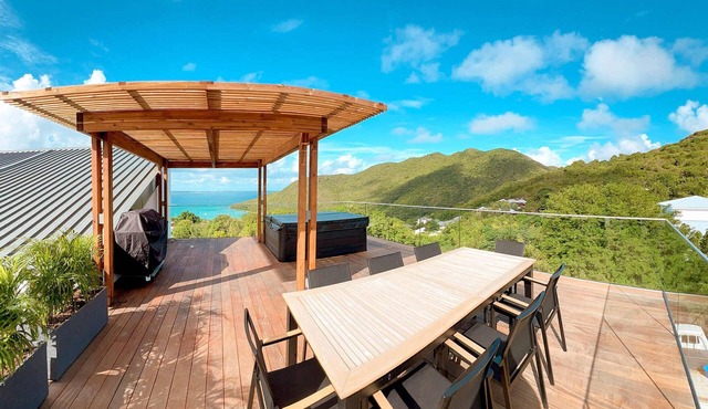 Duplex Penthouse with Jacuzzi and Pool in Anse Marcel