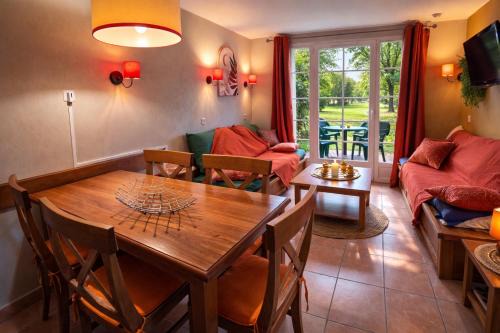 Duplex pour 2-4 personnes à Monflanquin - Piscine - Terrasse - Parking - Campagne - Lot-et-Garonne