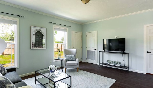 Duplex Retreat for 2 Near Madison