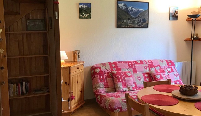 Duplex spacieux aux pieds des pistes, balcon, proche commerces, 4ème étage, parking gratuit