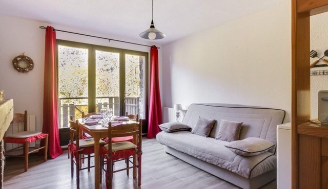 Duplex T3 Apartment for 6 with Fireplace and Balcony in Esquièze-Sère
