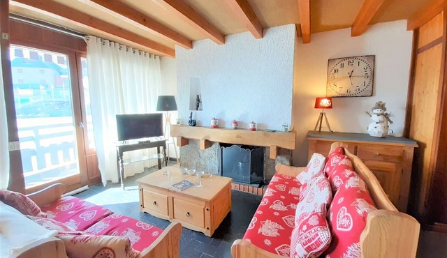 Duplex T3 Cozy for 6 at 1700m Altitude – St-Lary-Soulan, South-Facing, 2 Stars