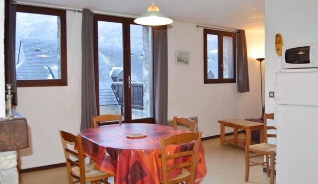 Duplex T4 for 7 with terrace and parking in Esquièze-Sère