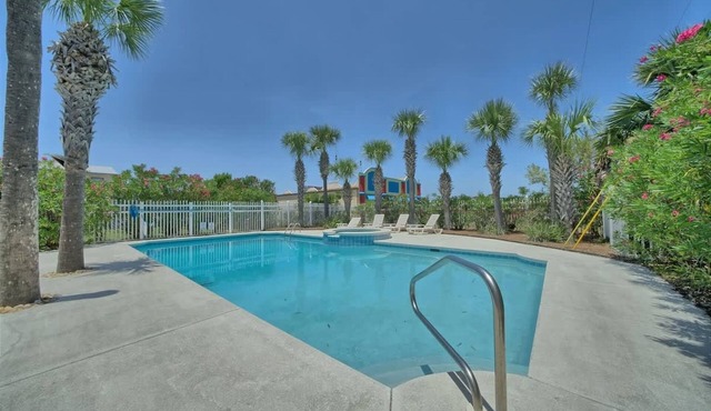 Duplex w Private Pool Beach Access Prime PCB