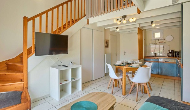 Duplex with shared pool, private garden and WiFi