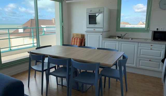 Duplex with balcony, elevator, and parking in Fort-Mahon-Plage