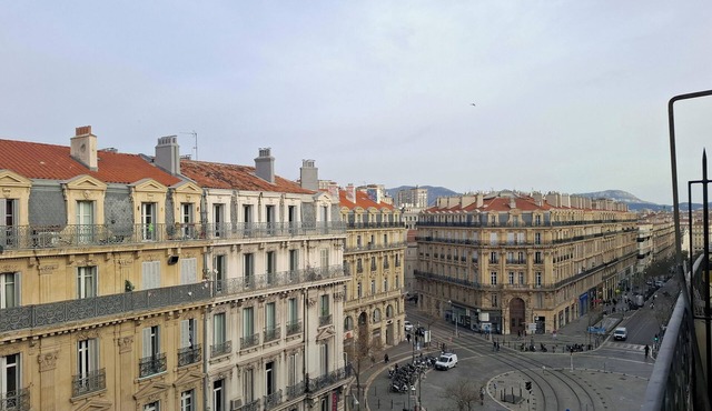 Duplex with balcony by the République tram stop