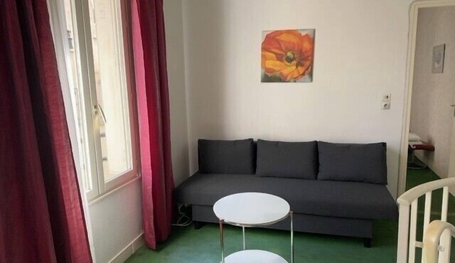 Duplex with garden on the outskirts of Paris