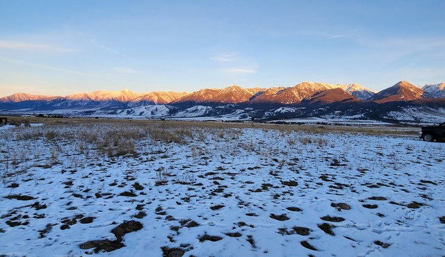 Duplex with gorgeous mountain views!