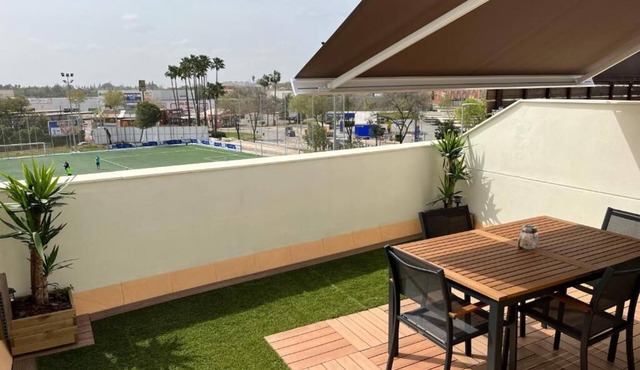 Duplex with private terrace and parking 15 minutes from Seville