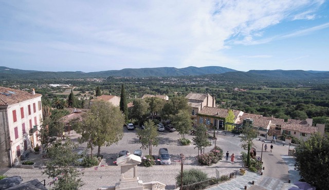 Duplexe with panoramic south-facing terrace in the center of Grimaud