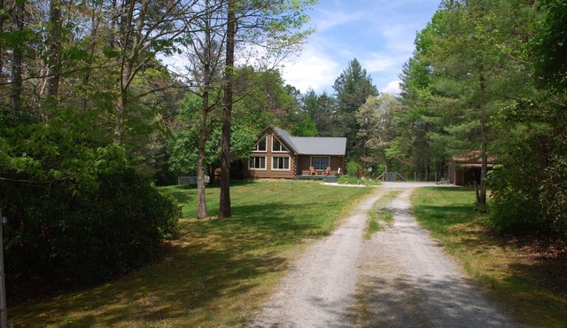 Dupont, Waterfall, Wifi, Fenced Yard, Pets Ok, 40 acres