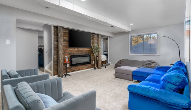 Durango 5BR — Game Room, Backyard & Mountain Views