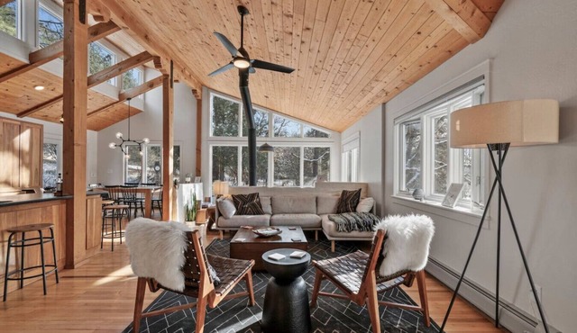 Durango Mountain House with Hot Tub and Views - great location