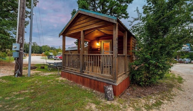 Durango: Sleep 4, Tiny Cabin, Pets, Near Park/Lake