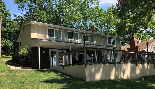 Dusty's Get-A-Way at Quiet 73 MM at Lake of the Ozarks