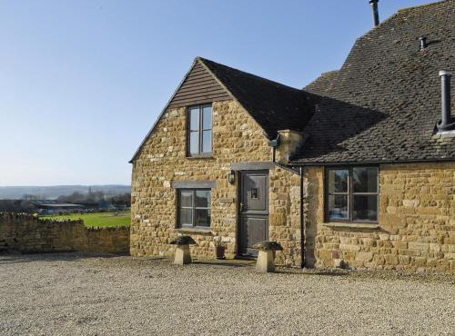 Dusty's Stable - E4751