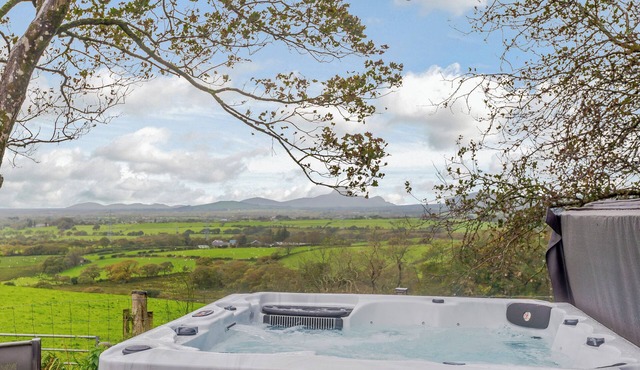 Dutch Barn Two - UK12873