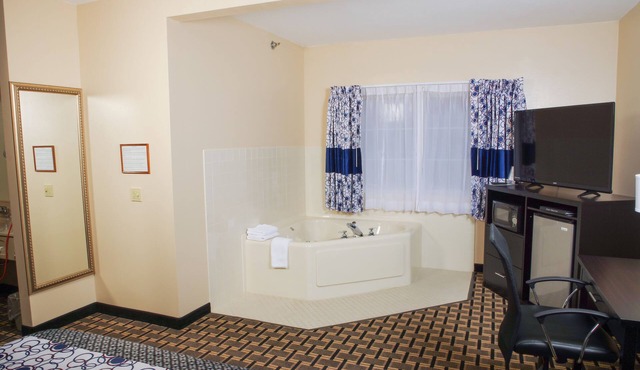 Dutch Inn and Suites