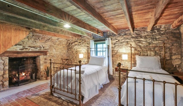 Dutchmans Creek Farmhouse