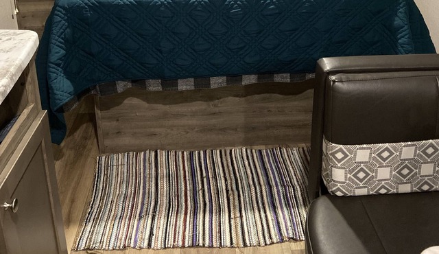 Dutchmen Aspen trail RV sleeps 3-4