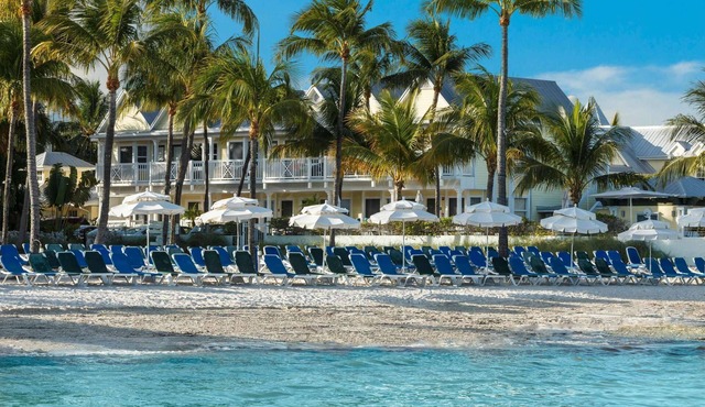 Duval Street Stay + Free Breakfast, Pool & Spa