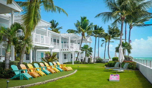 Duval Street Stay + Free Breakfast, Beach & Pool