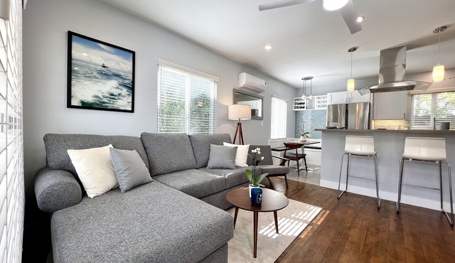 Dwell Art Gallery Home ~ Cozy Cottage Santa Monica