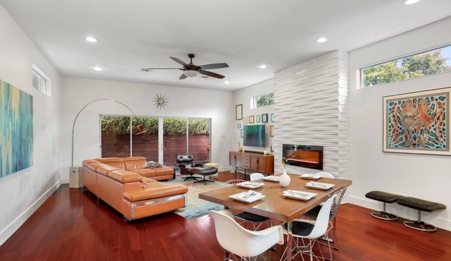 DwellHTX Modern Designer Home 1 mi frm Downtown 2-Story Getaway w/Views