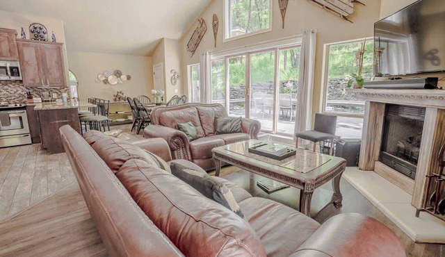 Dwntn, New Hot Tub, Trailer Parking, Dog Friendly