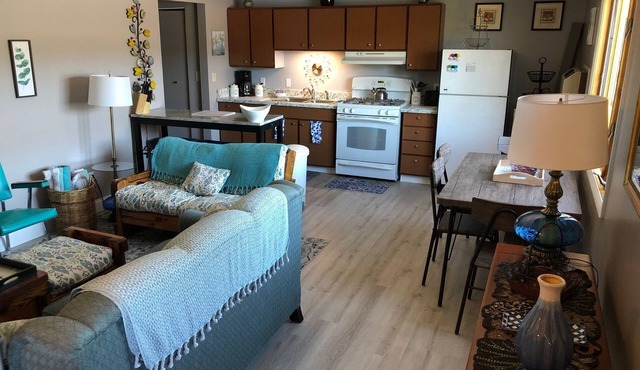 Dwntwn Houghton Oasis-Pvt prkg,1/2 blk from Mainstreet, 1.5 blk from waterfront.