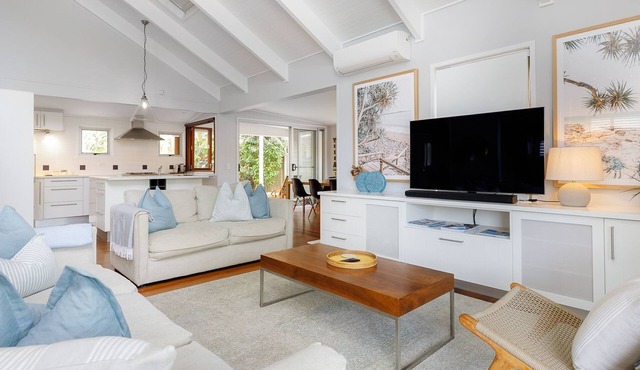 Dwyer St - Great Family Beach House!