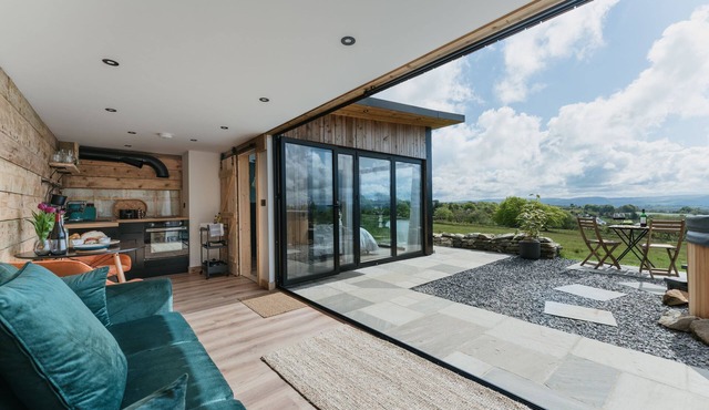 Dyffryn Ceri - luxury converted shipping container