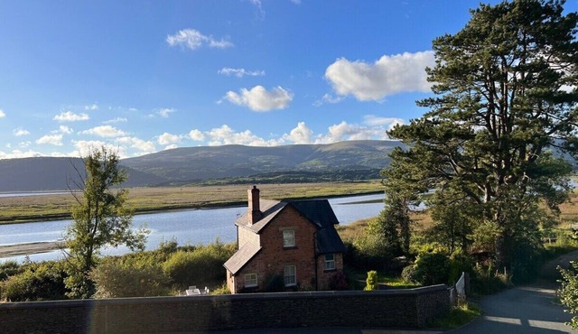 Dyfi Hideaway - Stunning Snowdonia Valley Views