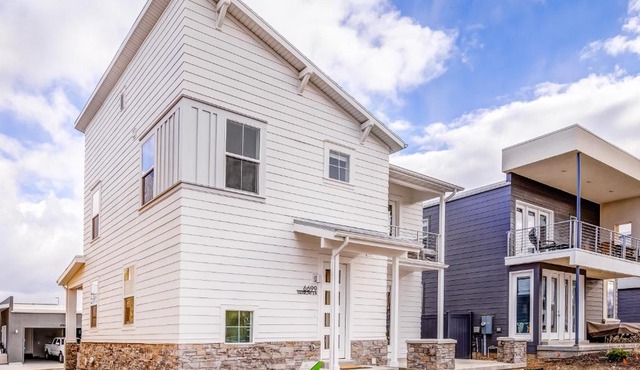 Dynamic Yarrow Lane Home
