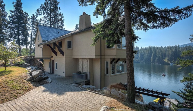 Dynamite View that will have you feeling like you are sitting in the osprey nest