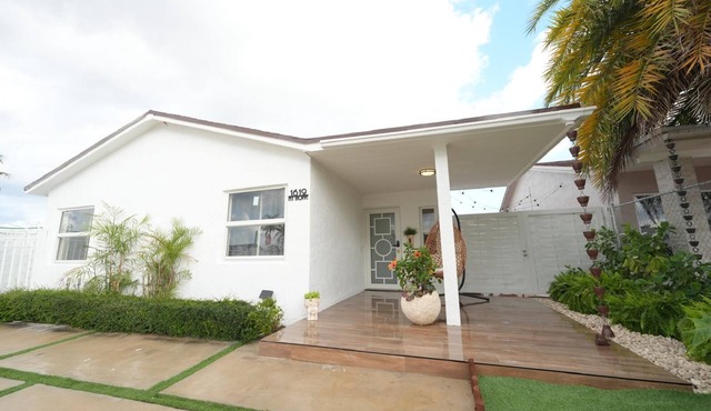 E&A SouthWest - Sandy Beach Suite with Private Terrace