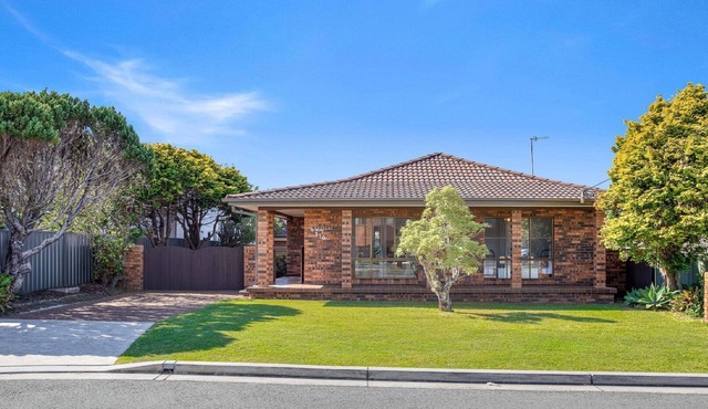 E RETREAT by the Bay by HolidayCo.