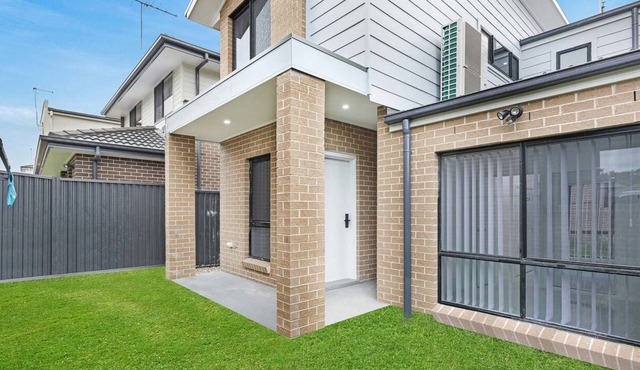 E1-Modern Bedroom w TV, Wifi