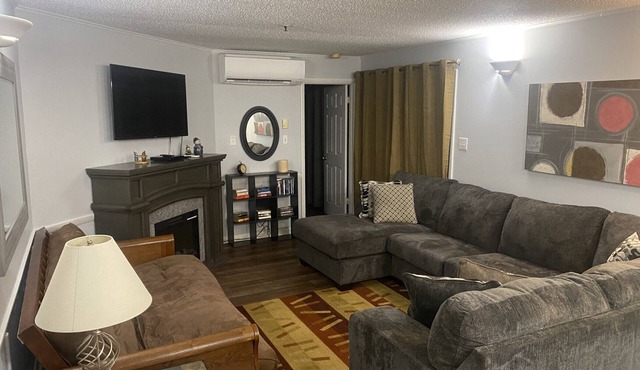 E103 · Winterplace Ski in Ski out condo First floor -E103
