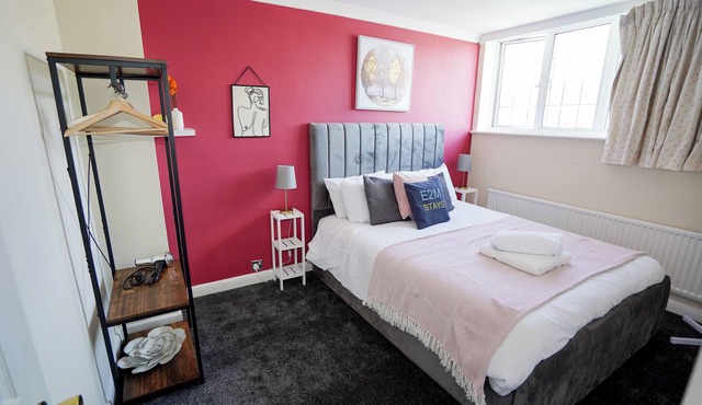 E2M Stays Heathrow Beautiful FreeParking