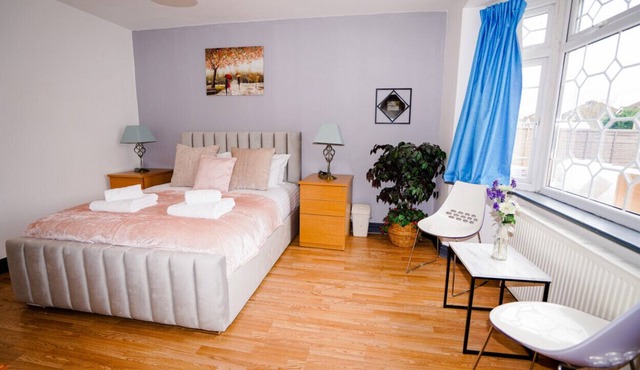 E2M Stays Slough 5Bed Spacious House Free Parking