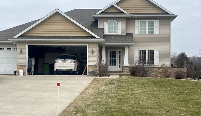 EAA 2026!nnClose to highway, amenities and the EAA airshow grounds.