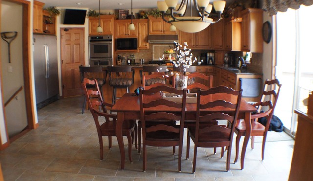 EAA Air Adventure - Executive Home for Business Rental