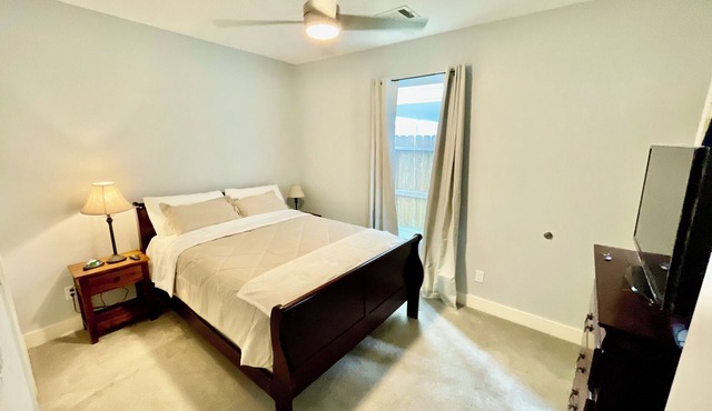 EADO Essentials Suite with Fridge, Microwave, WiFi and AC
